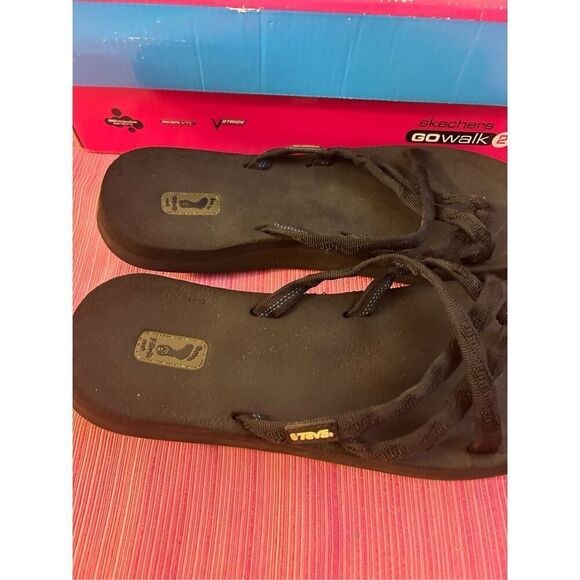 Teva foam black sandals size 10/11 ? sn#6840 - Picture 3 of 4